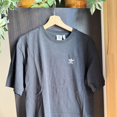 T-shirt adidas