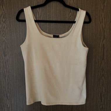 Top beige con scollo a U