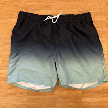 SCHWARZ/TÜRKISE BADESHORTS