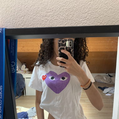 PLAY - graphic tee