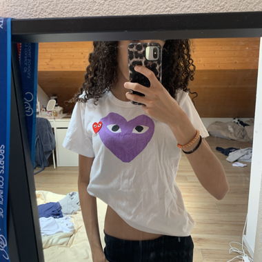 PLAY - graphic tee