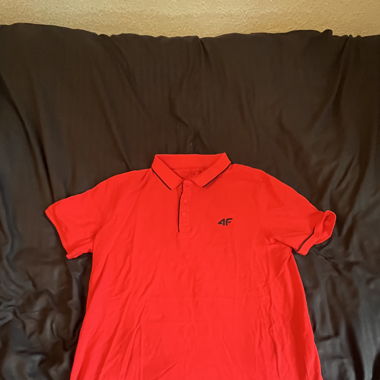 Polo rouge 