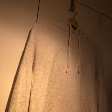 Thin sweater