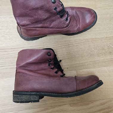 Bottes en cuir bordeaux Pieces