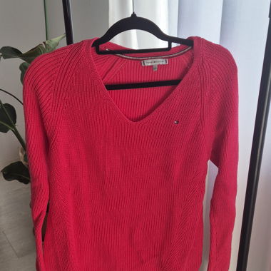 Tommy sweater