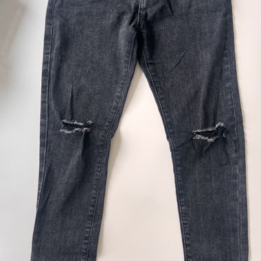 Black High-Waist Jeans