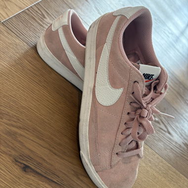 Pink Nike Sneakers