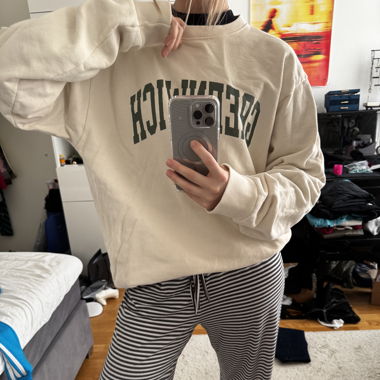 Brandy Melville Sweater / Pullover Champagne