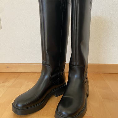Schwarze Stiefel