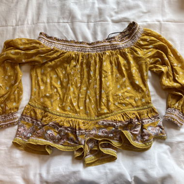 Gelbe Bluse