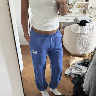 Pantalone da jogging con dettaglio ricamato