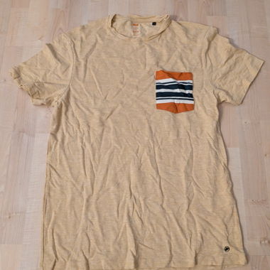 T-shirt di WE