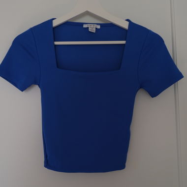Blaues Top