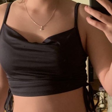 Dunkelgrünes Crop-Top mit Raffungen