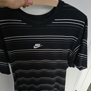 Nike T-Shirt Schwarz/Weiss streifen