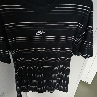 Nike T-Shirt Schwarz/Weiss streifen