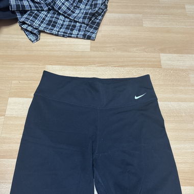 Kurze Nike Radler Hose 