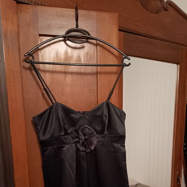 Schwarzes Ballonkleid