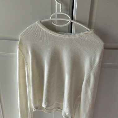 White cropped Sweater