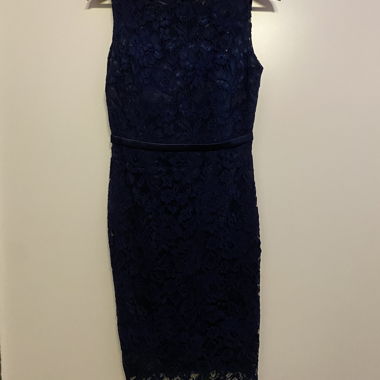 Robe en dentelle Lautinel bleu foncé