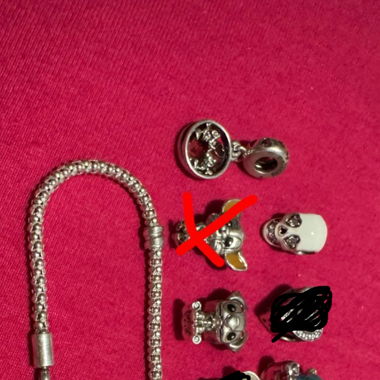 Pandora Armband und Charms