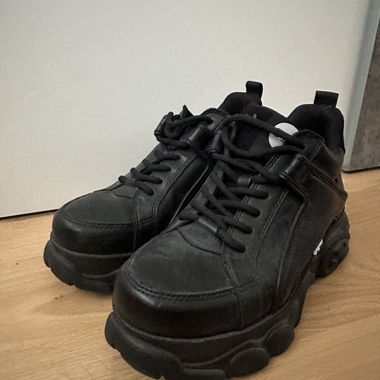 Baskets Buffalo noires