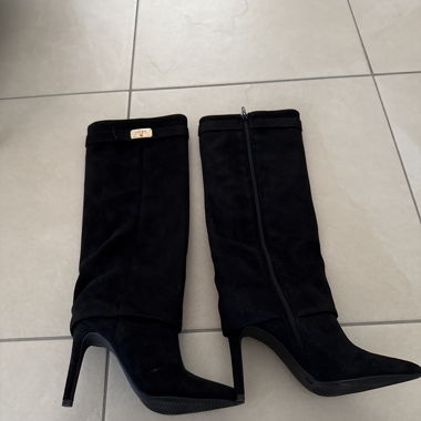 Bottes noires à talons