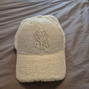 Beige NY Sherpa Cap