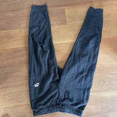 Joggers a vita bassa