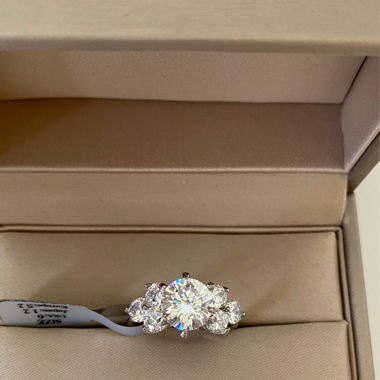 Hoch glänzender Ring