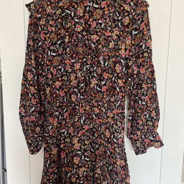 Floral dress with long sleeves