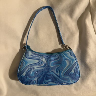 Borsa a tracolla blu con motivo