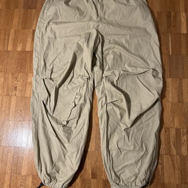 Beige leichte Freizeithose mit Kordelzug