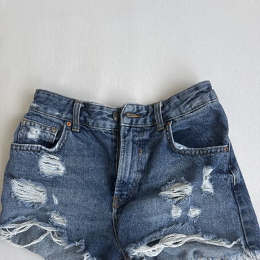 Short in jeans