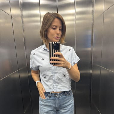 Cropped light blue shirt 