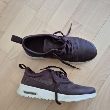Nike Sneaker Farbe Aubergine Gr 37.5