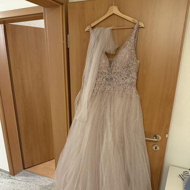 Abendkleid mit Tüll 