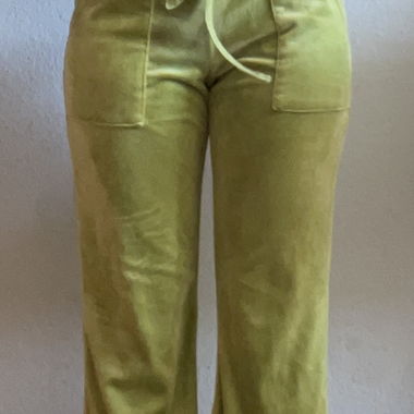 Grüne Trainerhose