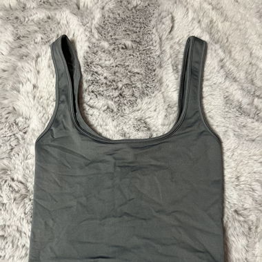 Graues top