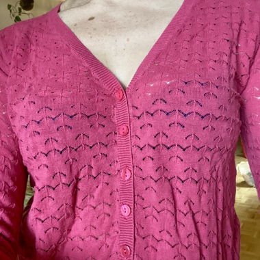 Rosafarbenes Strickweste