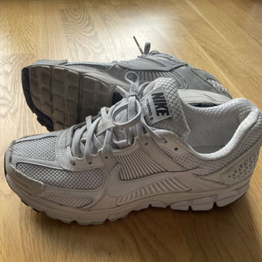 Nike Vomero 5