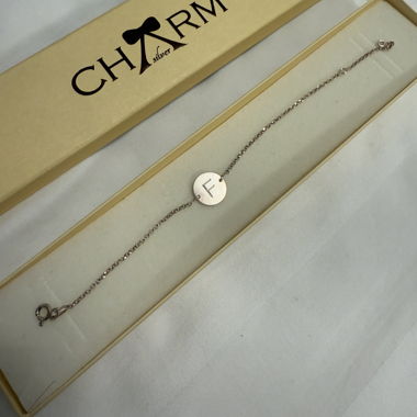 Bracciale in argento CHARM con ciondolo F