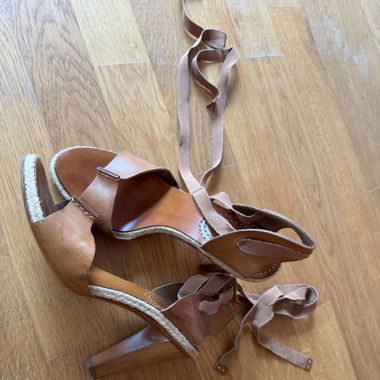 Chaussures d’été à haute talons Céline 