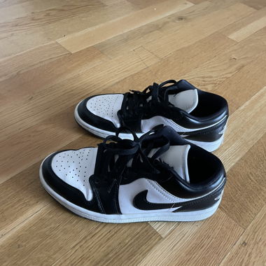 Panda low dunks
