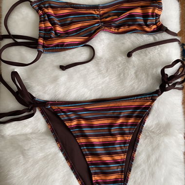 Costume da bagno a righe