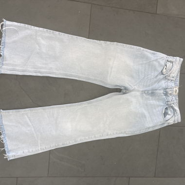 Jeans in denim light wash con leggero svasato