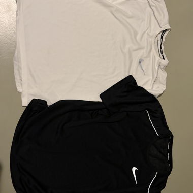 Nike Running Shirts Schwarz und Weiss Gr. M