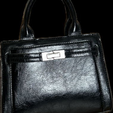 Schwarze Handtasche mit Griffen