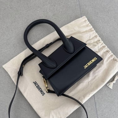 Jacquemus Le Chiquito Moye