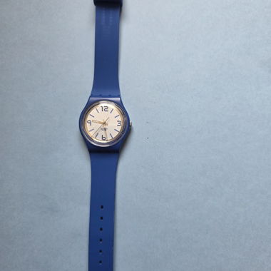 Montre Swatch bleue